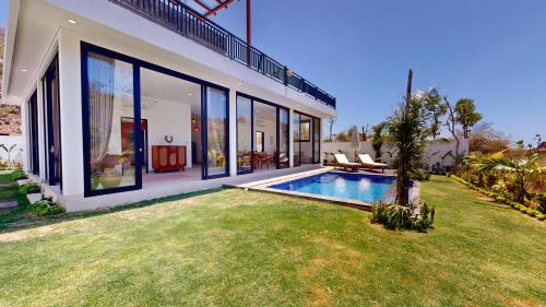 Bazén v ubytování Private Villa with Pool & Roof Top - Ocean view nebo v jeho okolí