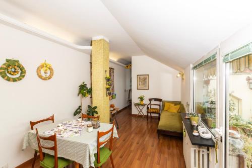 Hostmate - Milano - Design anni 50 terrazza botanica