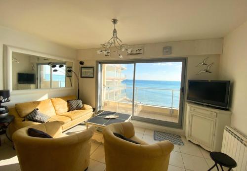 HELIAS appartement face mer remblai LS0477