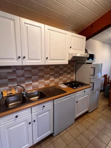 Kuchyň nebo kuchyňský kout v ubytování Domaine de l'Espinet