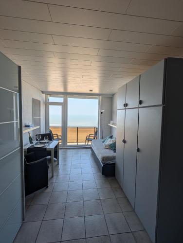 Η κουζίνα ή μικρή κουζίνα στο Modern studio direct Seaview & free parking