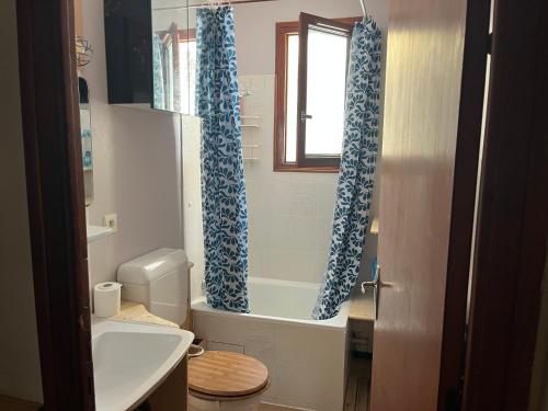 A bathroom at Le Repaire des Cimes - Proche des pistes