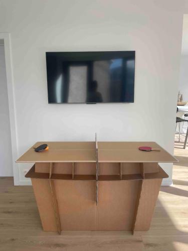 La terrasse des sourcesにあるテレビまたはエンターテインメントセンター