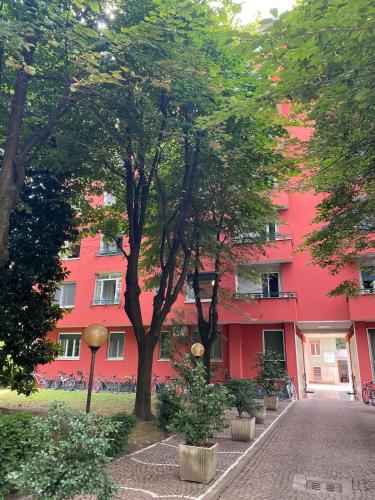 Sweet staying at large 3rooms apartment in Navigli