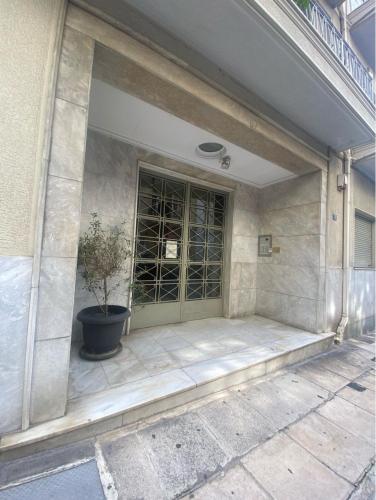2 Bedroom 1,5 Bath near Kolonaki Square 9min from Metro station