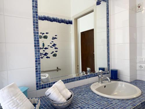 200 mt dal mare - Relax con Terrazzo e Vistaにあるバスルーム