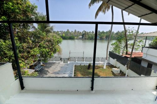 Μπαλκόνι ή βεράντα στο Joe's Riverfront Villa
