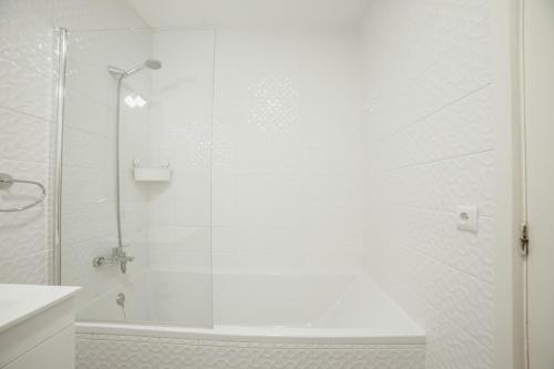 Cedofeita Flat by Hosty
