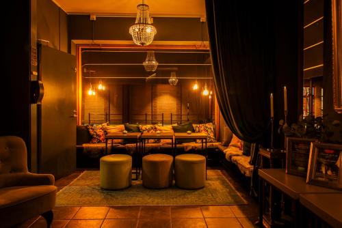 Posezení v ubytování Hotell Aqva Restaurang & Bar Ett Biosfärhotell med fokus på hållbarhet