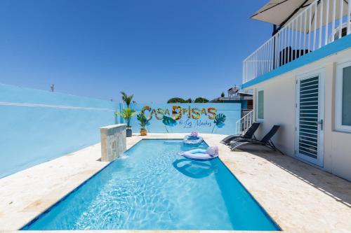 Stylish 3 Bed 2 Bath with Private Pool