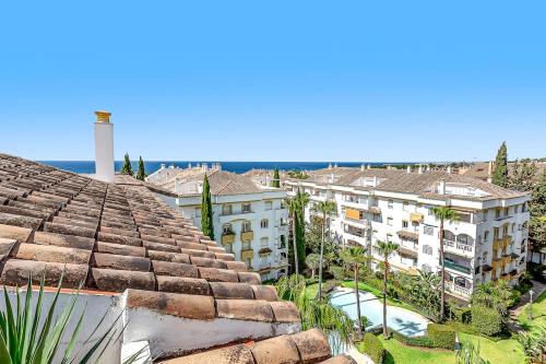 Sea view and sunny rooftop in Marbella, remodeled 2025