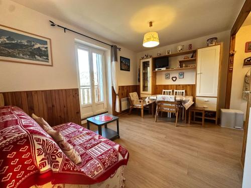 Photo de la galerie de l'établissement Charmant T2 avec balcon et vue montagne, Villard-de-Lans - FR-1-515-47, à Villard-de-Lans