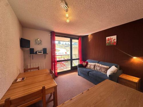 Studio cabine avec balcon sud, proche centre, pistes de luge et piscine - FR-1-515-109