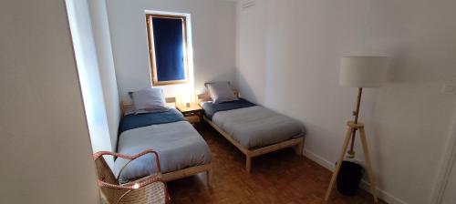 Appartement 2 pièces aux pieds de la Cathédrale dans logis du 15ème siècle