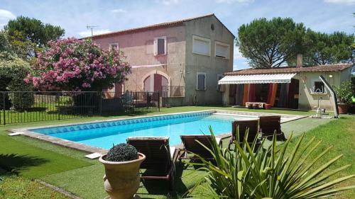 Mas de l'OLIVE piscine plancha 4 chambres Provence