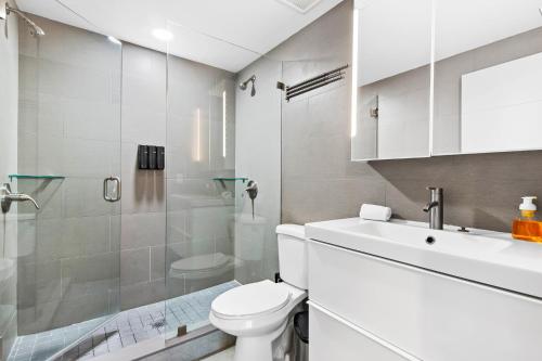 Koupelna v ubytování Unique Retreat - Unit C: Charming 2nd-Floor Escape