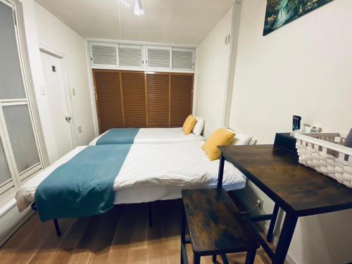 Apartment House White Mansion 102