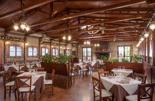 La Cantinellaにあるレストランまたは飲食店