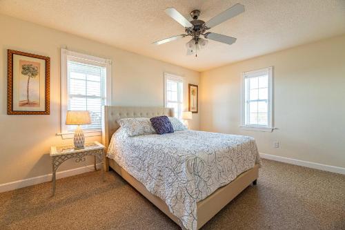 Postel nebo postele na pokoji v ubytování Sunrise to Sunset