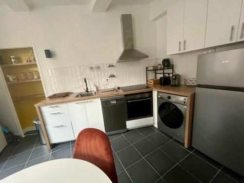 Un spacieux t2 en plein centre cours belsuns