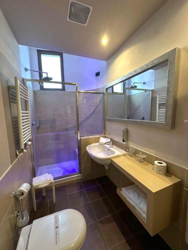 Bilik mandi di Domus Park Hotel & SPA