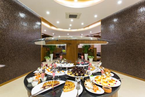 Makanan di atau berdekatan hotel