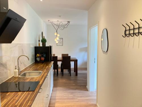 صورة لـ Wohnung Mit Balkon Und 2 Schlafzimmer في فيلد ام سي