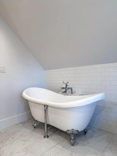 Gallery image of Junxtion - Impeccably Restored Historic Home in Downtown Cape Charles! in Cape Charles