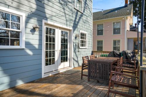 Gallery image of Junxtion - Impeccably Restored Historic Home in Downtown Cape Charles! in Cape Charles