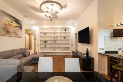 Dimora Colosseum Luxe - Jacuzzi & Private Patio