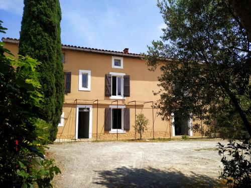 Les Grands Cyprès - chambres d'hôtes