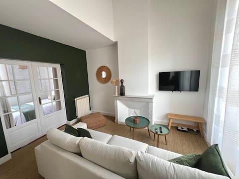 Duplex de charme, hyper centre, place des Carmes