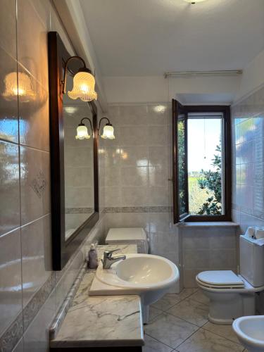 Et badeværelse på Agriturismo Sant'Adriano