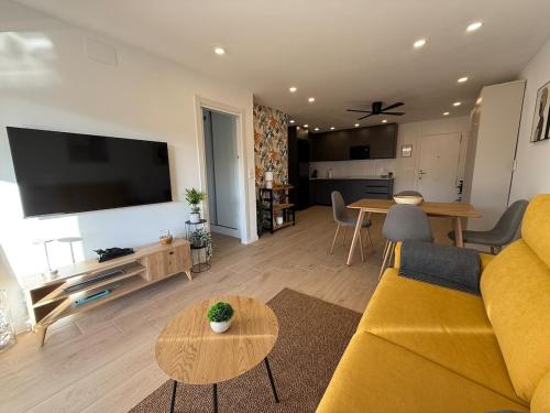 Sunny & Stylish beach apartment
