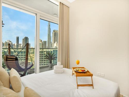Burj Khalifa View Luxury Apt - 7 min to Dubai Mall