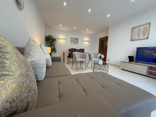Amazing Apartment with swiming pool