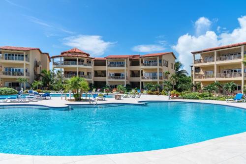 Residences at Barrier Reef 4C Oceanview 2 Bedroom by Stay Floreo