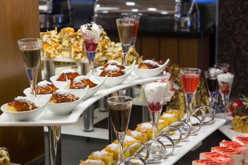 Makanan di atau berdekatan hotel