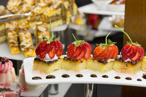 Makanan di atau berdekatan hotel