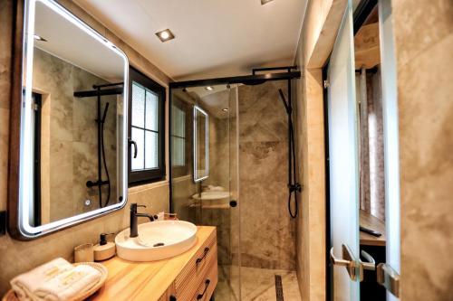 Ein Badezimmer in der Unterkunft Hotel Labiatan