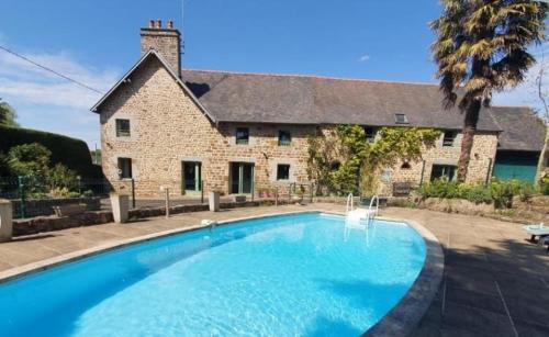 Au Mont De La Quintine # Piscine & Jacuzzi #