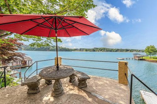 Gallery image of Lake Hickory Trio 1 BR Pink Unit in Hickory