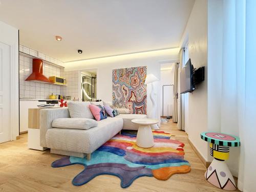 Pop Art & Vibrant Parisian Flat