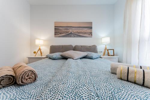 Un ou plusieurs lits dans un hébergement de l'établissement Flex SelfCheckIns 101 - Zagreb - 2 Bedrooms - Parking - Loggia