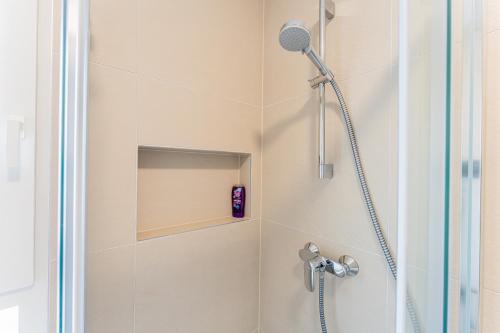 Salle de bains dans l'établissement Flex SelfCheckIns 101 - Zagreb - 2 Bedrooms - Parking - Loggia