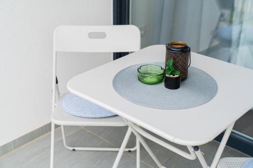 Boissons dans l'établissement Flex SelfCheckIns 101 - Zagreb - 2 Bedrooms - Parking - Loggia