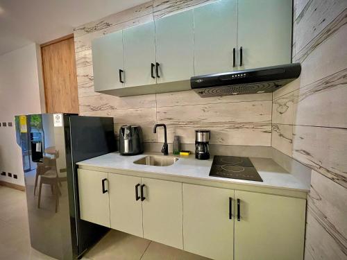 Dapur atau dapur kecil di Nomadic Suites