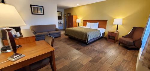 Ένα ή περισσότερα κρεβάτια σε δωμάτιο στο Quality Inn Escondido San Diego North County