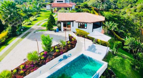 Bazén v ubytování Increíble villa de lujo, vistas espectaculares nebo v jeho okolí