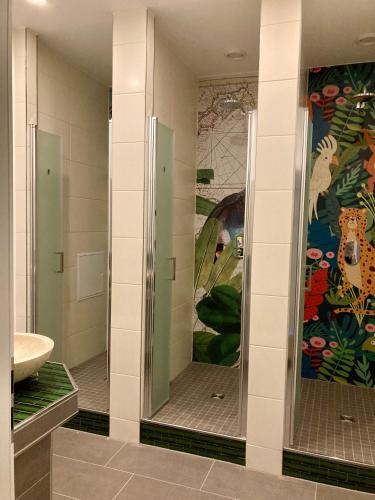 Un baño de Minimal Hostel Kreuzberg